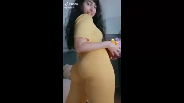jalehpuff arabian thot with hot ass in leggings